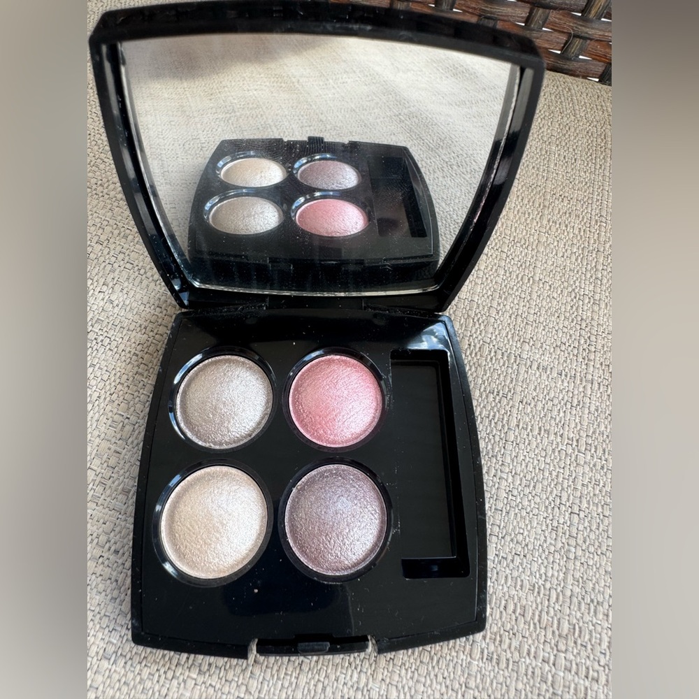 CHANEL Eyeshadow Palette - Pink and Neutral Tones